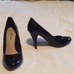 Black patent heel